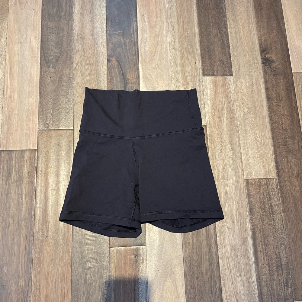 ARITZIA biker shorts